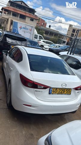 מודעת רכב מאזדה 3