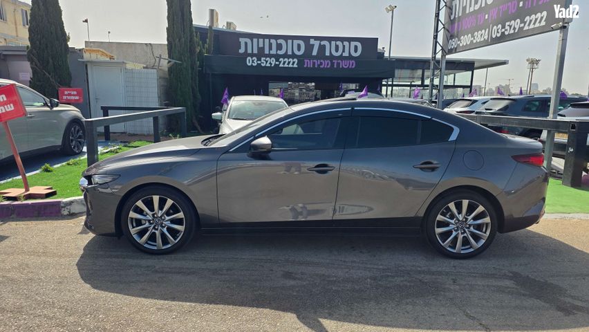 מודעת רכב מאזדה 3
