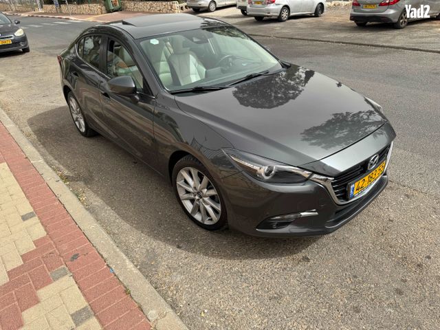 מודעת רכב מאזדה 3