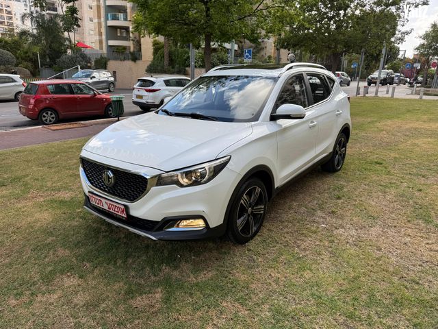 מודעת רכב אם ג'י ZS