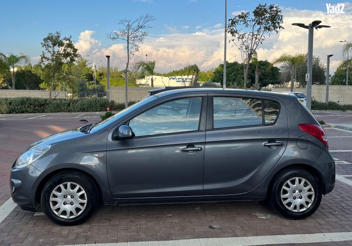 מודעת רכב יונדאי i20