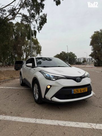 מודעת רכב טויוטה C-HR