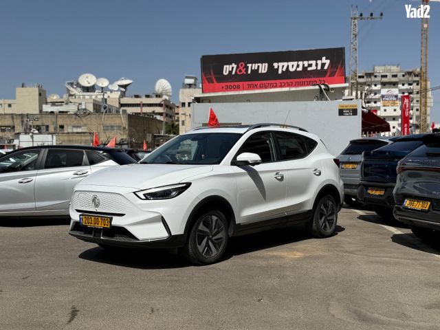 מודעת רכב אם ג'י ZS