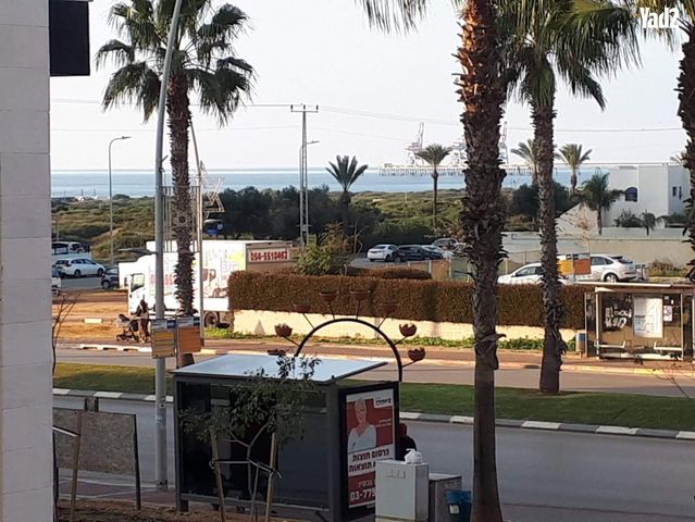 שדרות מנחם בגין 42