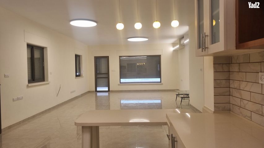 יסמין 111