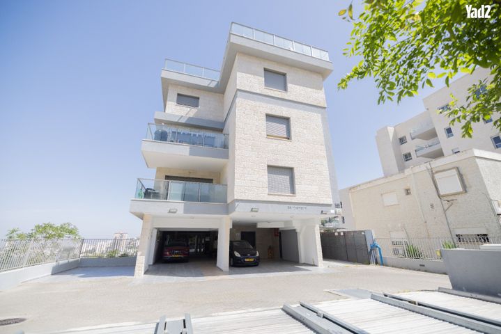 בנימין ד'ישראלי 