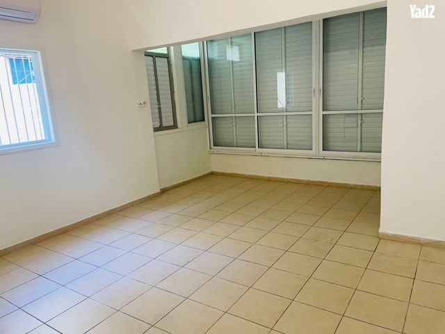 מודעת נכס, הרב הרצוג 4, לב העיר, בת ים