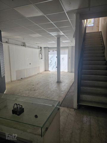 מבני תעשיה, אזור תעשיה ג, חולון
