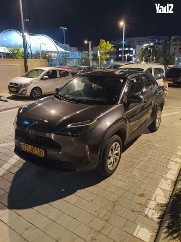מודעת רכב טויוטה יאריס קרוס