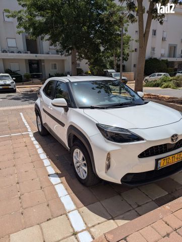 מודעת רכב טויוטה יאריס קרוס
