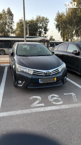 מודעת רכב טויוטה קורולה
