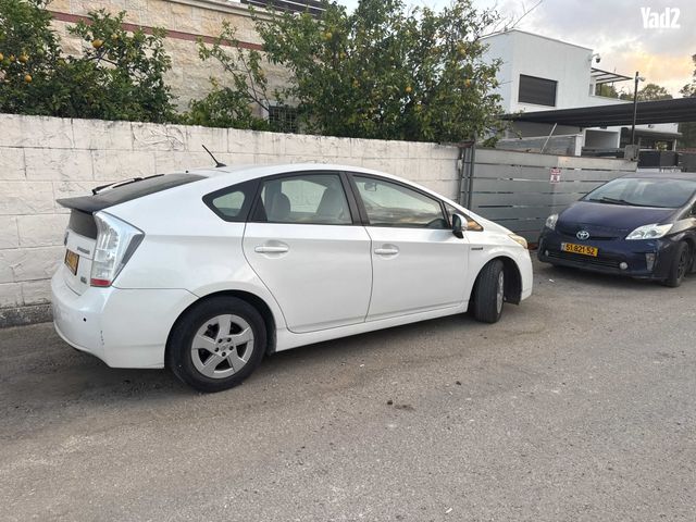 מודעת רכב טויוטה פריוס