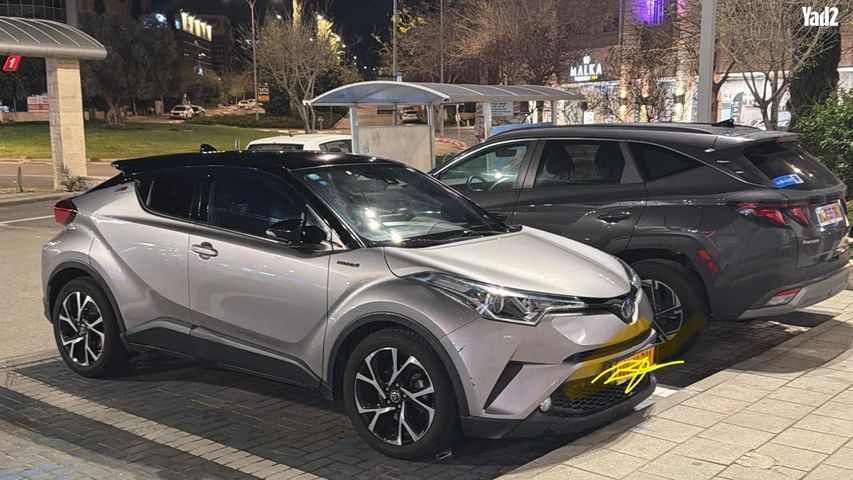 מודעת רכב טויוטה C-HR