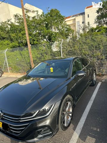 מודעת רכב פולקסווגן ארטאון