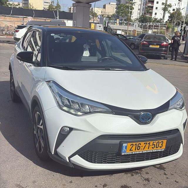 מודעת רכב טויוטה C-HR