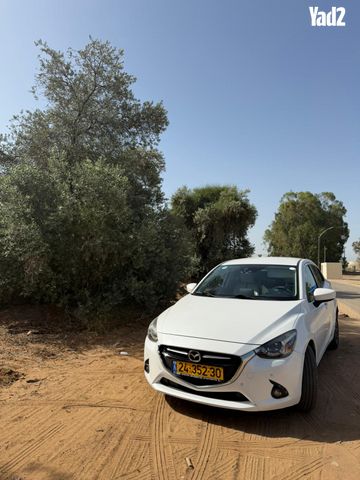 מודעת רכב מאזדה 2