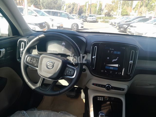 מודעת רכב וולוו XC40 2