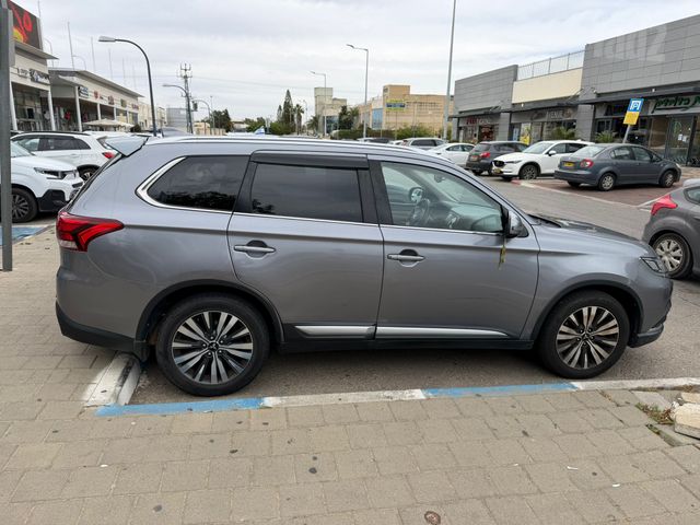 מודעת רכב מיצובישי אאוטלנדר