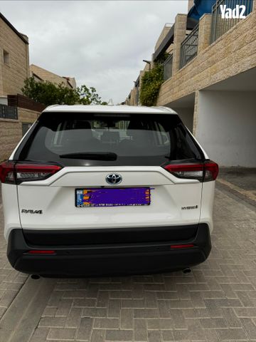 מודעת רכב טויוטה RAV4