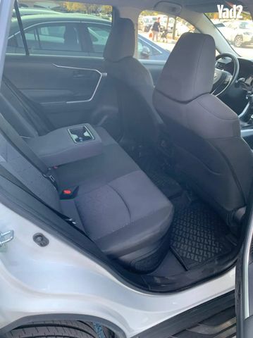 מודעת רכב טויוטה RAV4