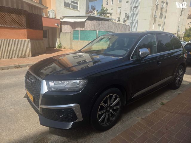 מודעת רכב אאודי Q7 1