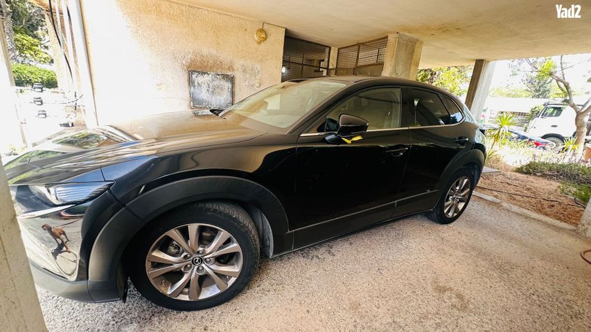 מודעת רכב מאזדה CX-30