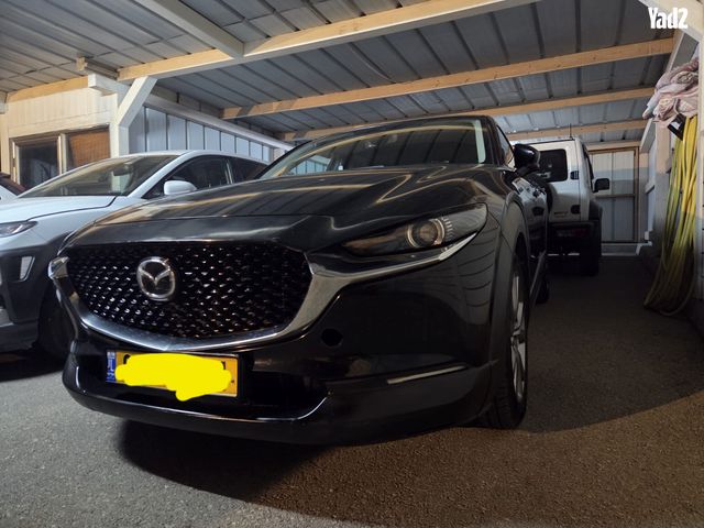 מודעת רכב מאזדה CX-30