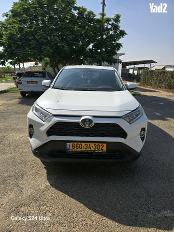 מודעת רכב טויוטה RAV4