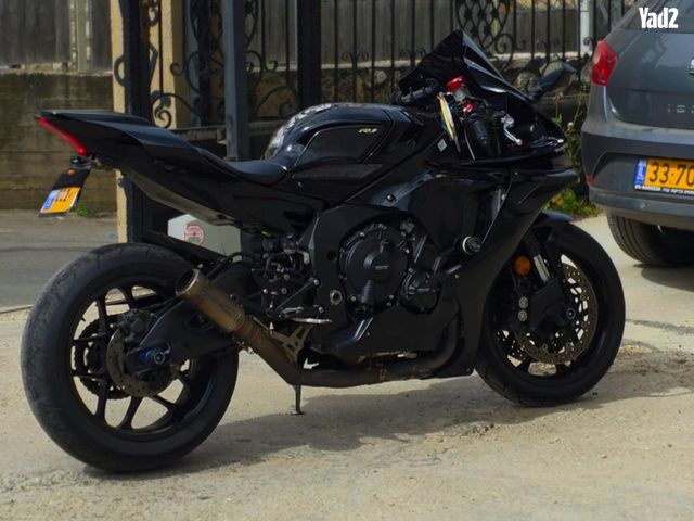 מודעת רכב ימאהה YZF-R1