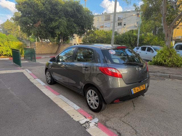 מודעת רכב מאזדה 2 2