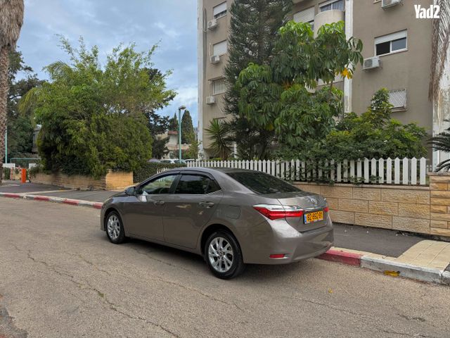 מודעת רכב טויוטה קורולה 2