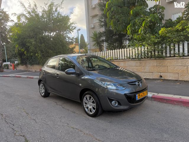 מודעת רכב מאזדה 2