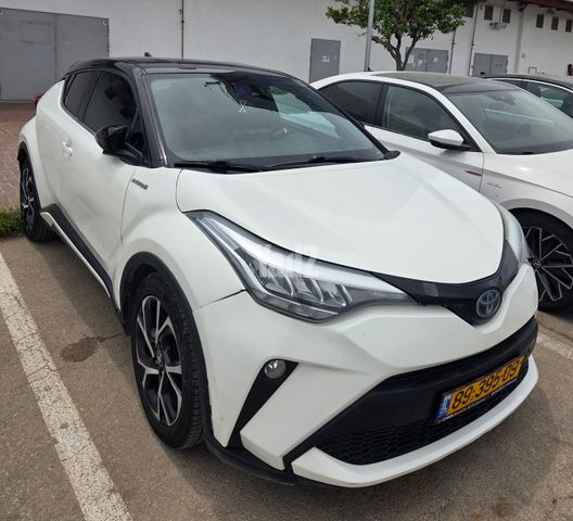מודעת רכב טויוטה C-HR