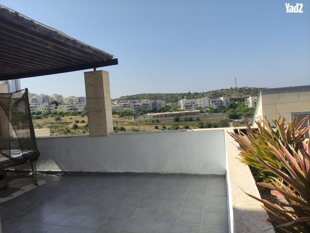 שני 21