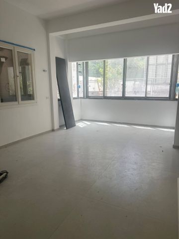 אחד העם 142