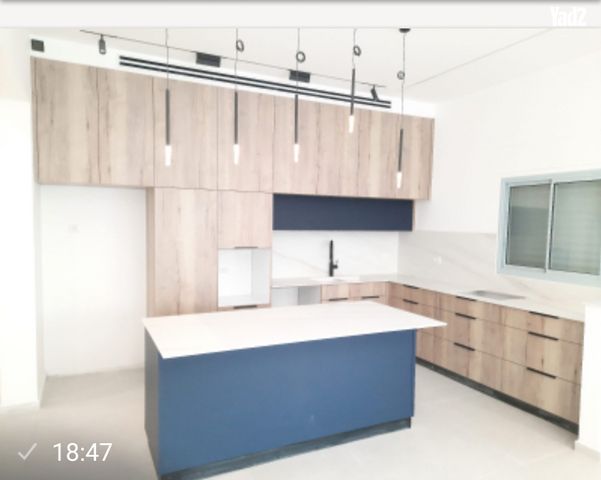 דר' ג'ין קלוס פישמן 21