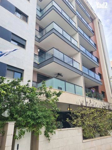 ישראל טייבר 