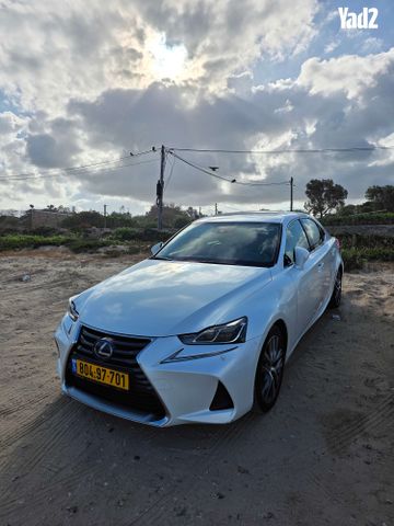 מודעת רכב לקסוס IS