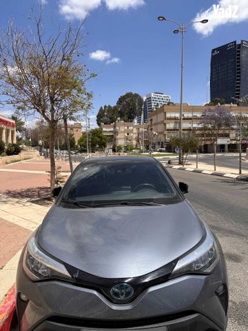 מודעת רכב טויוטה C-HR