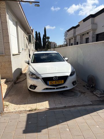 מודעת רכב מאזדה 3