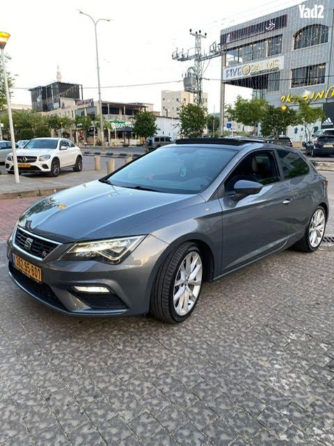 מודעת רכב סיאט לאון