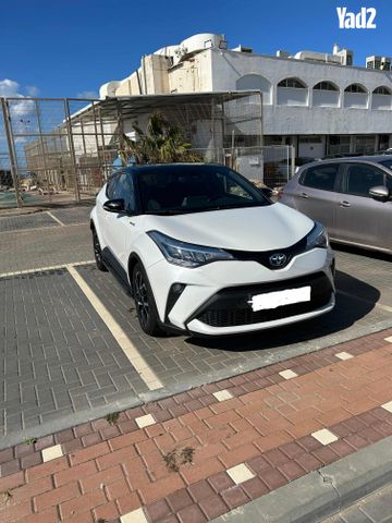 מודעת רכב טויוטה C-HR