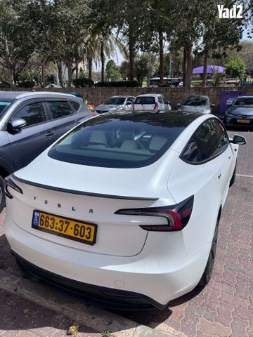 מודעת רכב טסלה מודל 3