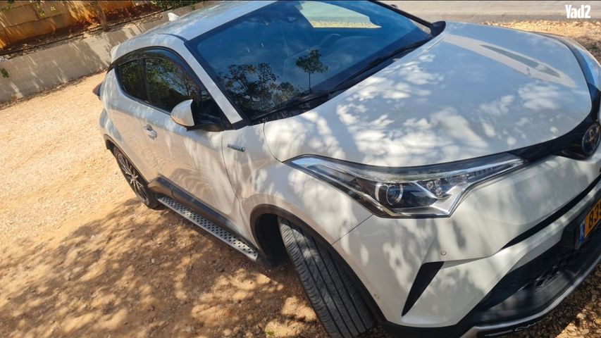 מודעת רכב טויוטה C-HR