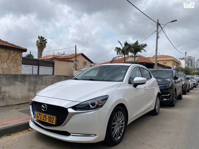 מודעת רכב מאזדה 2