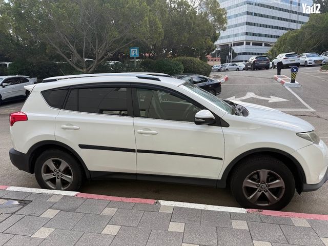 מודעת רכב טויוטה RAV4