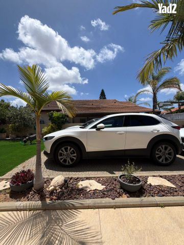 מודעת רכב מאזדה CX-30