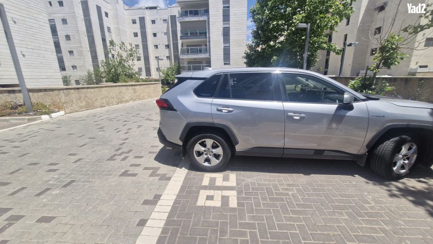 מודעת רכב טויוטה RAV4
