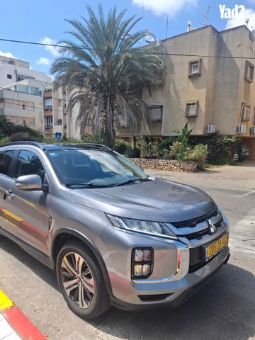 מודעת רכב מיצובישי ASX