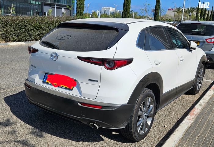 מודעת רכב מאזדה CX-30